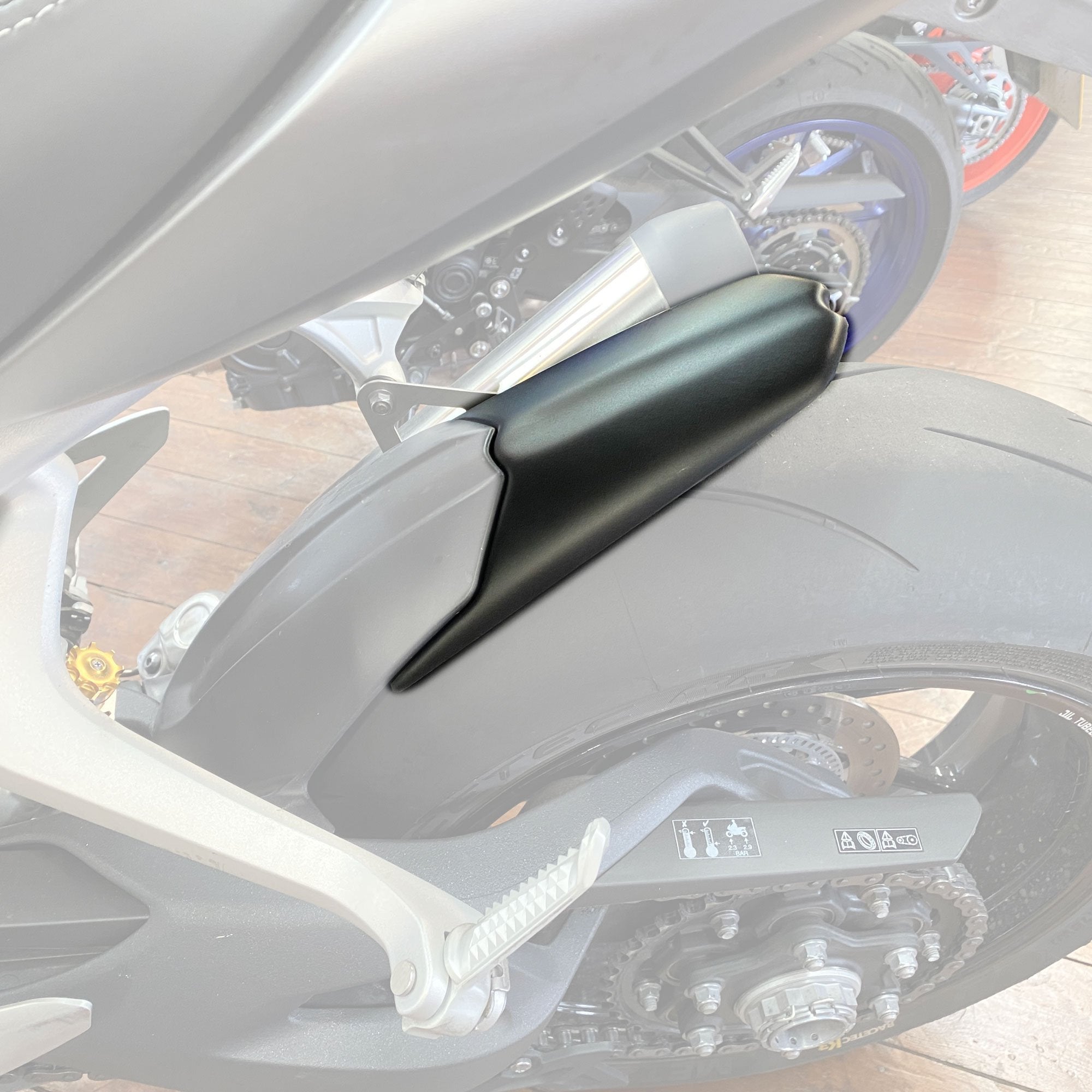 Pyramid Hugger Extension | Matte Black | Triumph Speed Triple 1200 RS 2021>Current -  Shop name