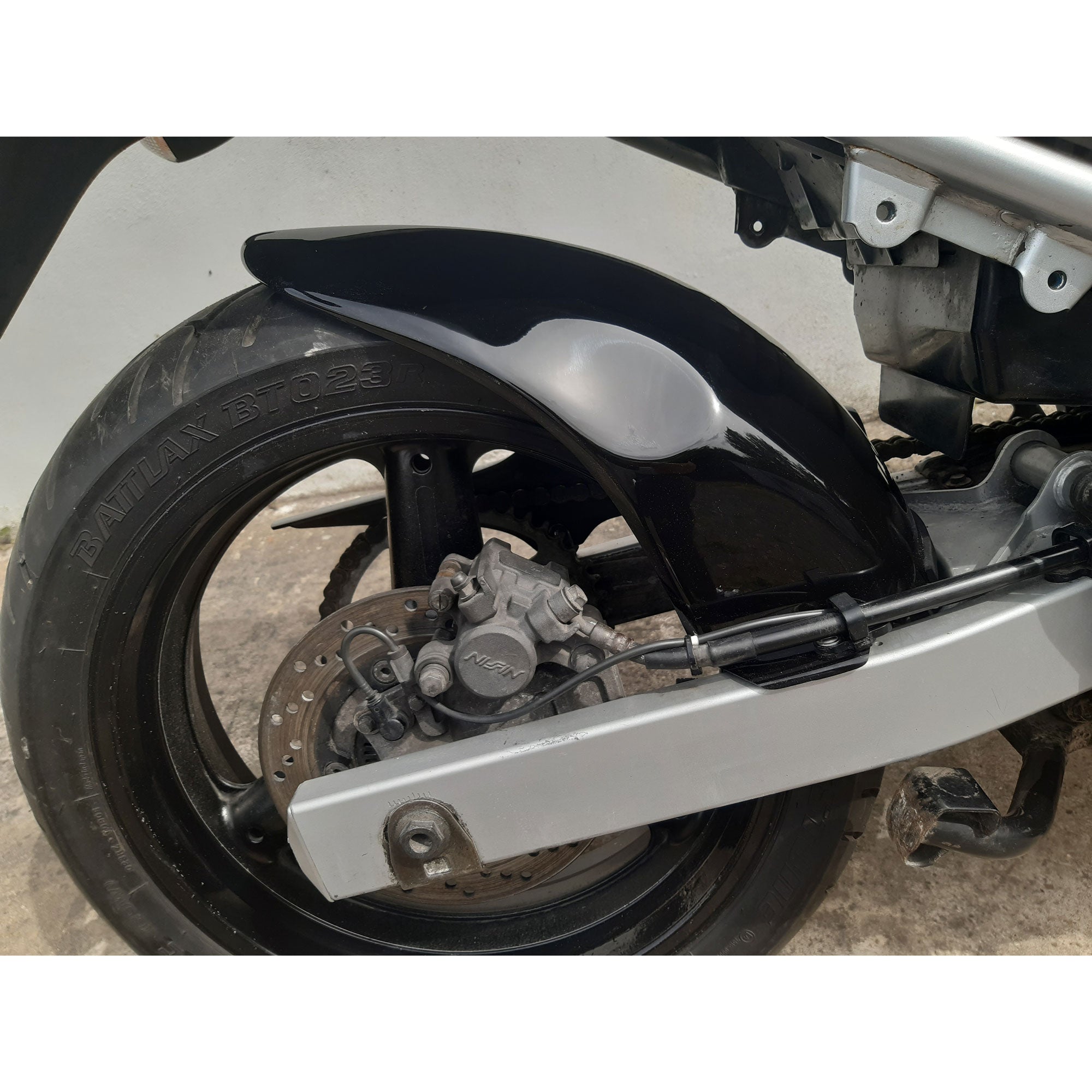 Pyramid Hugger | Gloss Black | Suzuki GSF 650 Bandit 2007>2014-Huggers-Pyramid Motorcycle Accessories