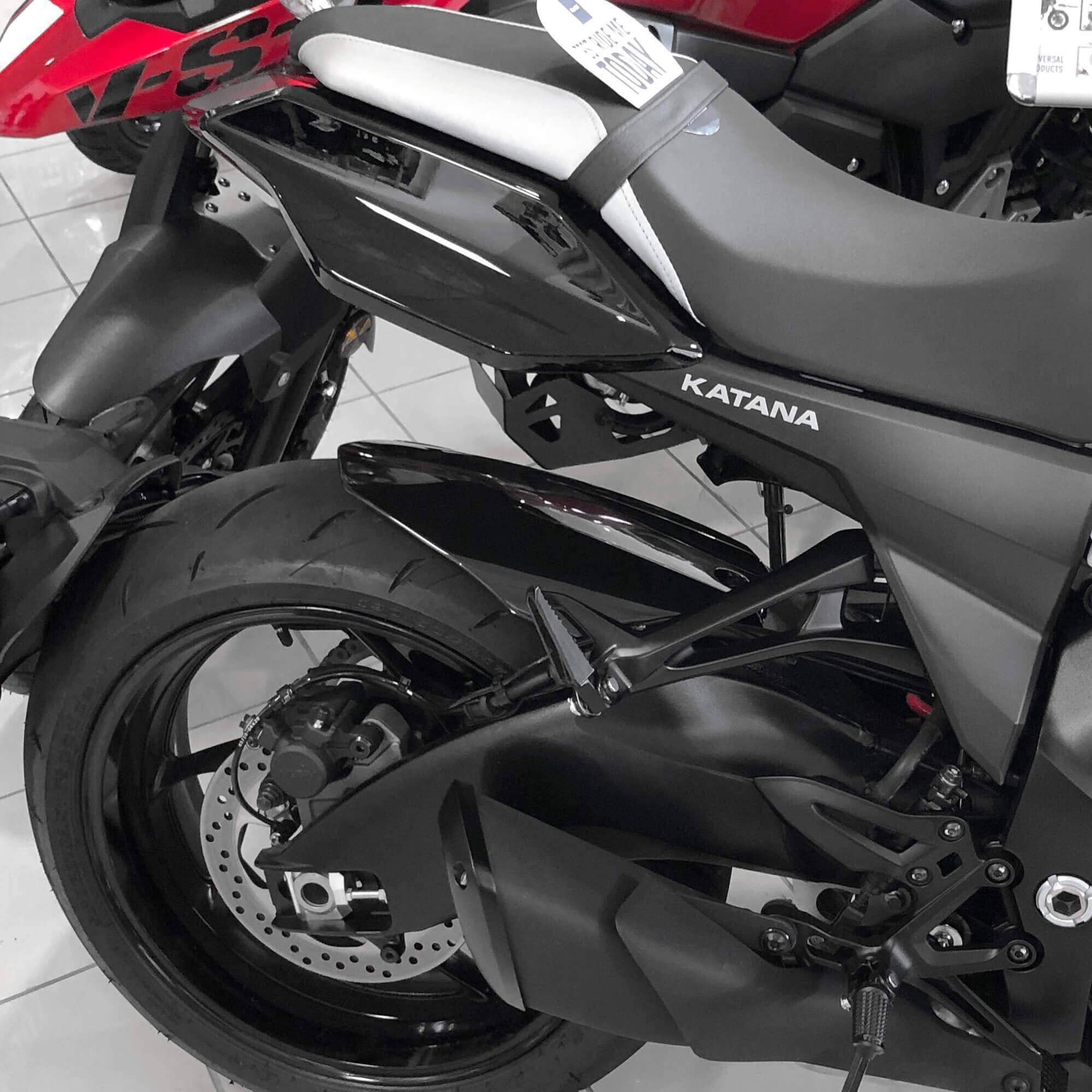Pyramid Hugger | Gloss Black | Suzuki GSX-S 1000 GT 2022>Current -  Shop name