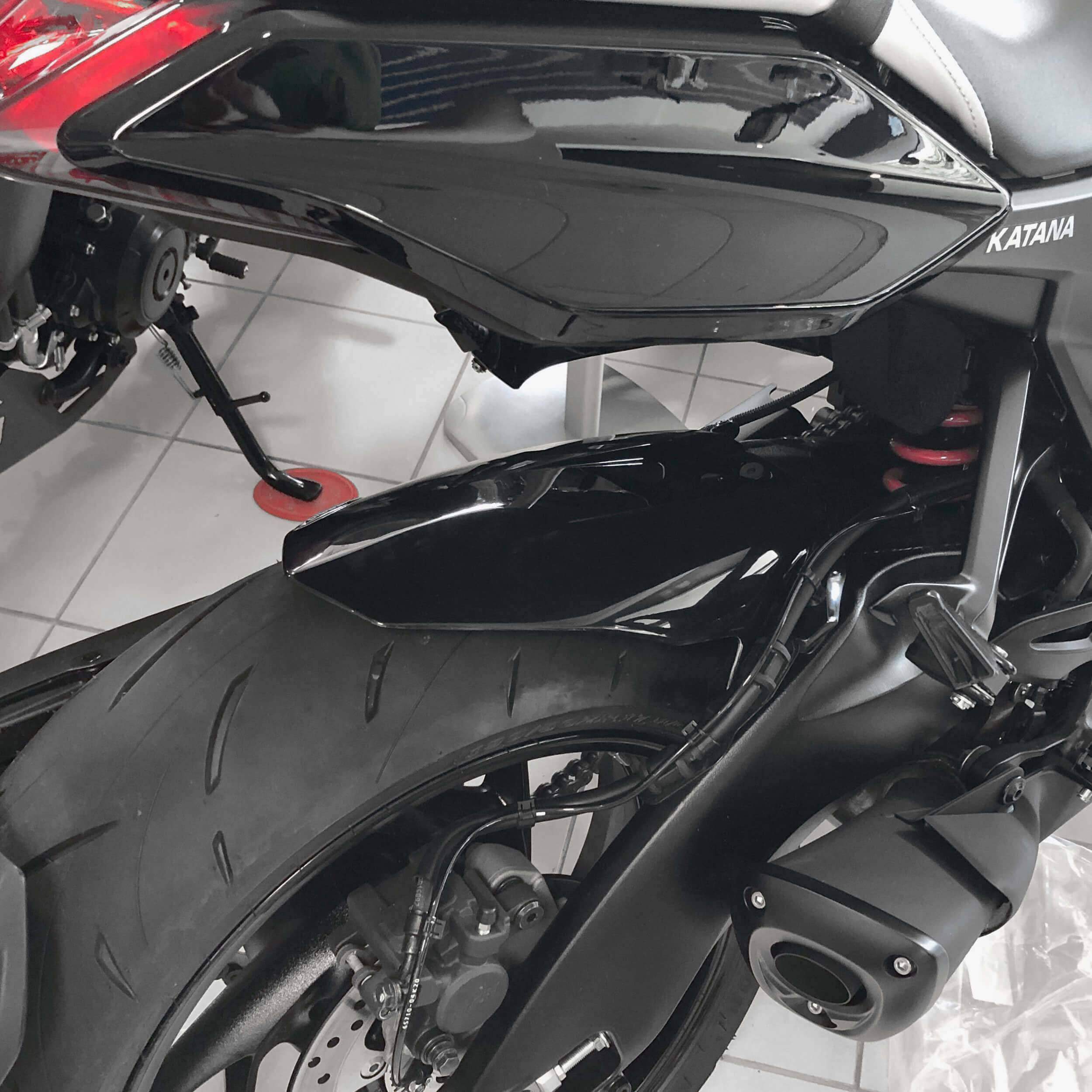 Pyramid Hugger | Gloss Black | Suzuki GSX-S 1000 GT 2022>Current -  Shop name