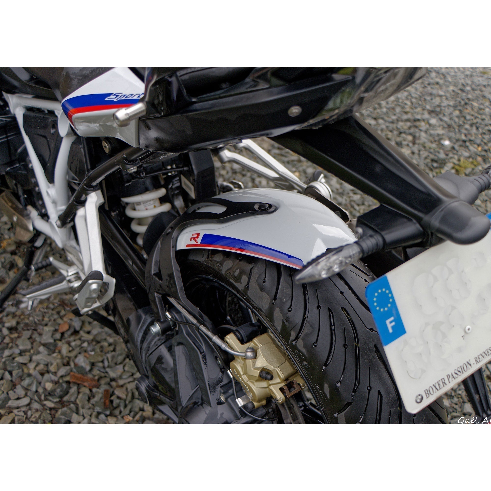 Pyramid Hugger | Light White (Style Sport) | BMW R1250 R 2019>Current-074267D-Huggers-Pyramid Motorcycle Accessories