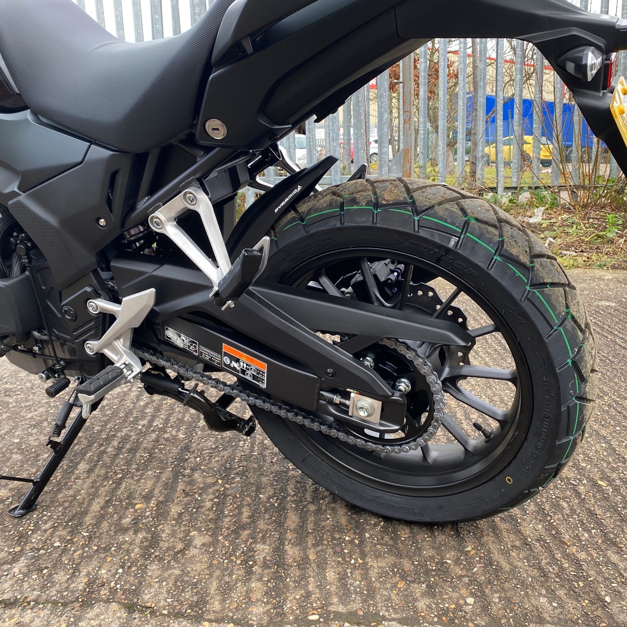 Pyramid Hugger | Matte Black | Honda CB 500 X 2022>2024 -  Shop name