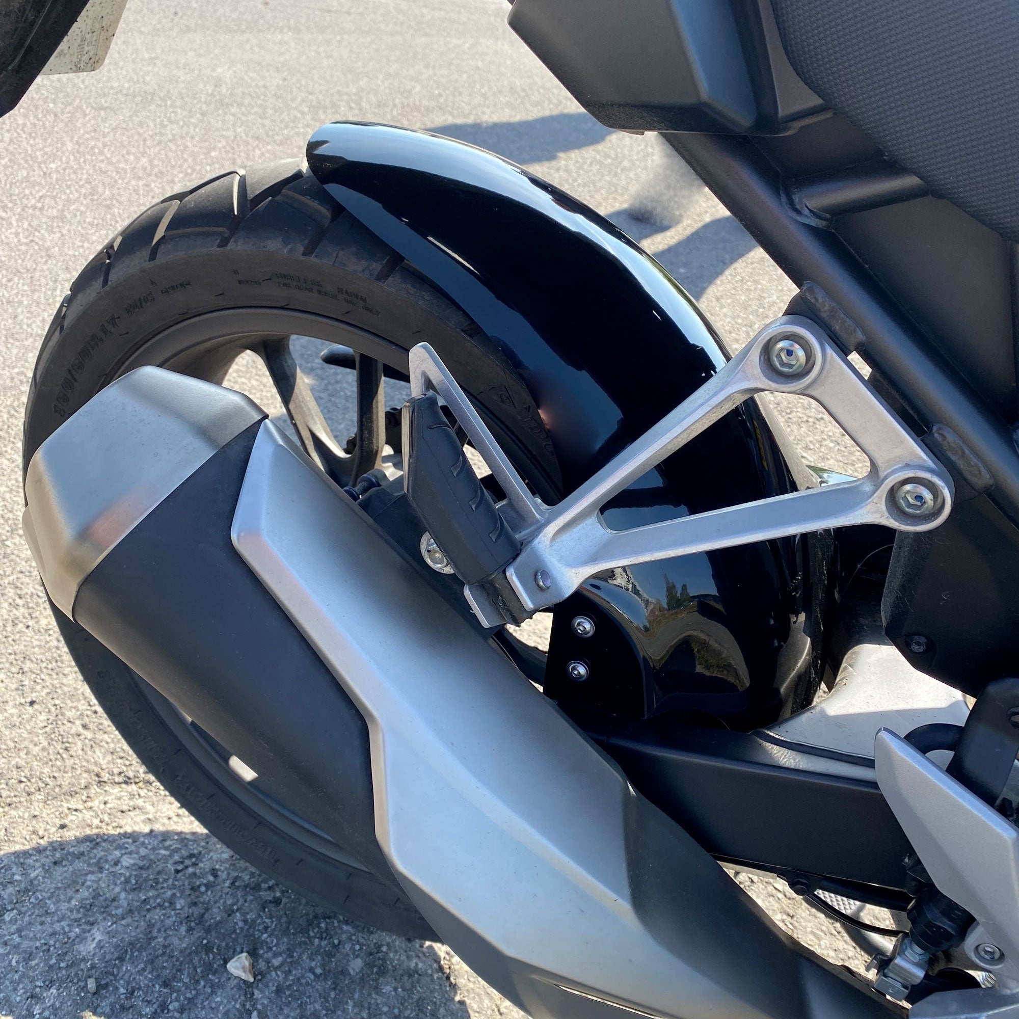 Pyramid Hugger | Matte Black | Honda CB 500 X 2022>2024 -  Shop name