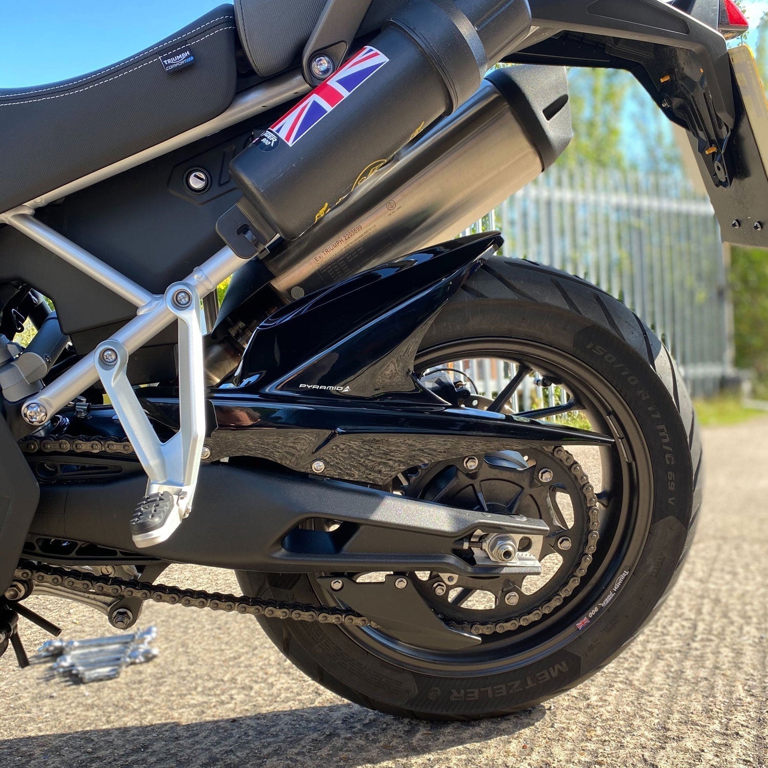 Pyramid Hugger | Pure White | Triumph Tiger 900 GT Low 2020>Current -  Shop name