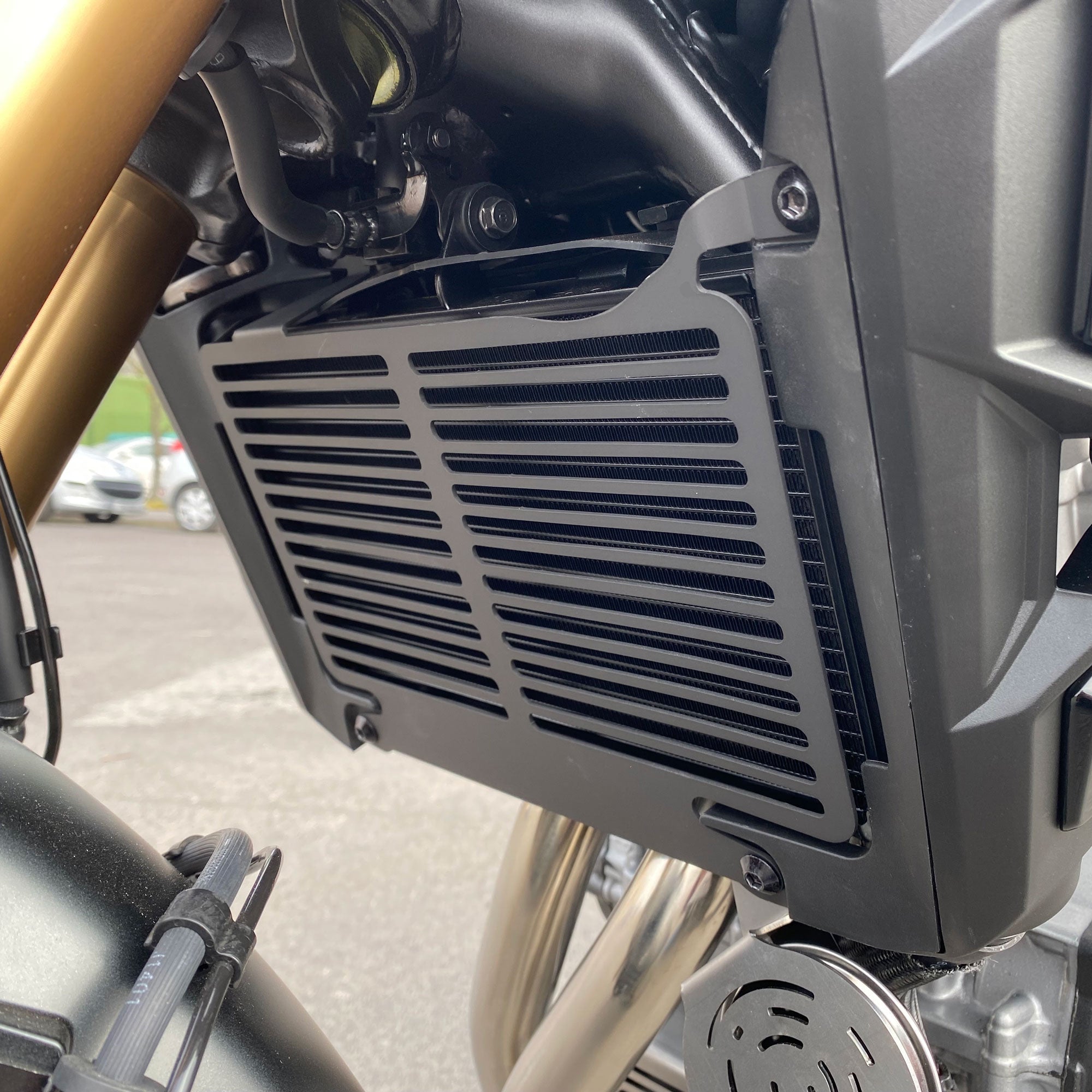 Pyramid Radiator Guard | Matte Black | Honda CB 500 X 2022>2024 -   Pyramid Motorcycle Accessories